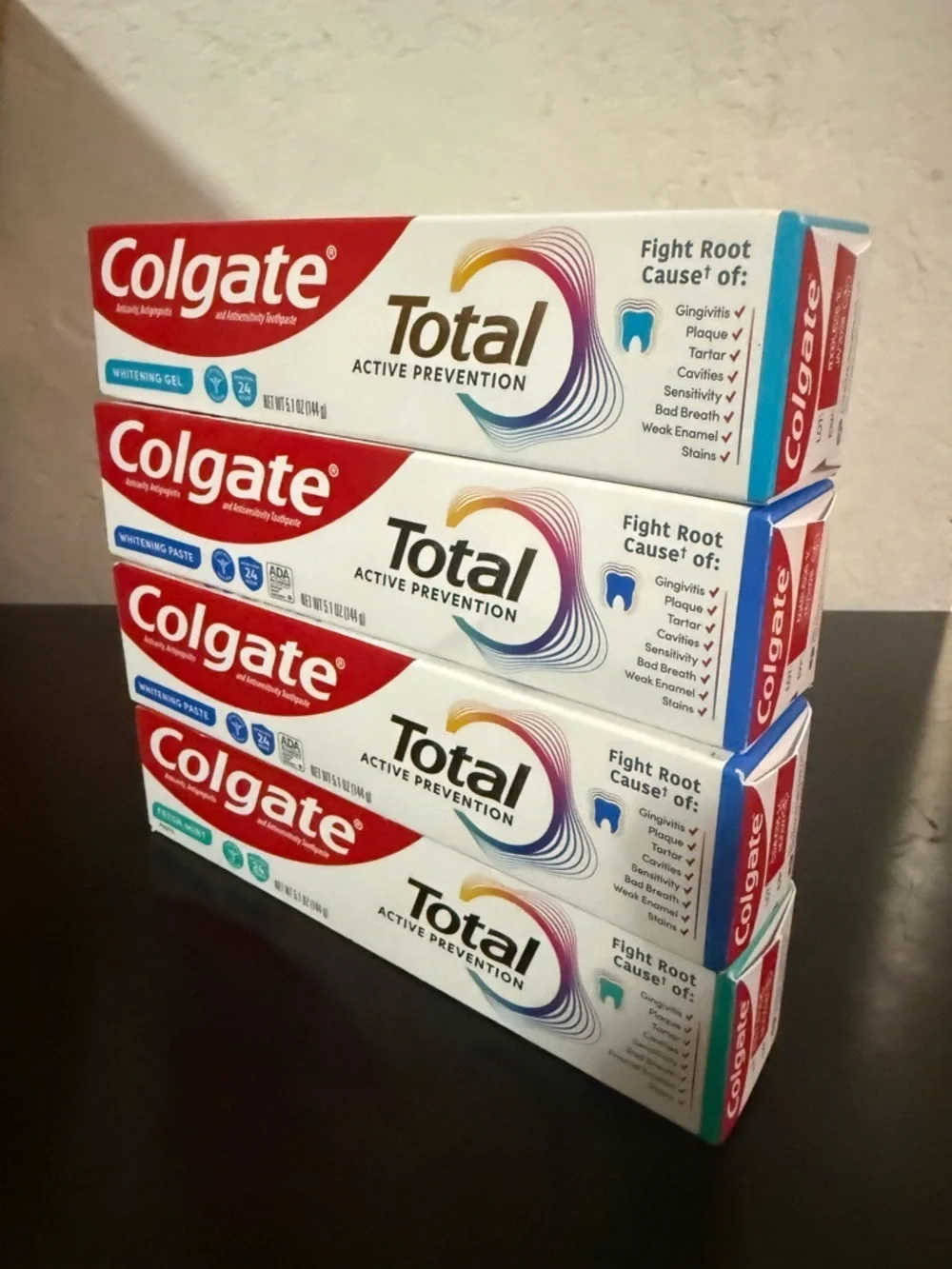 Colgate Total Active Prevention Whitening Toothpaste - Fresh Mint / White & Red